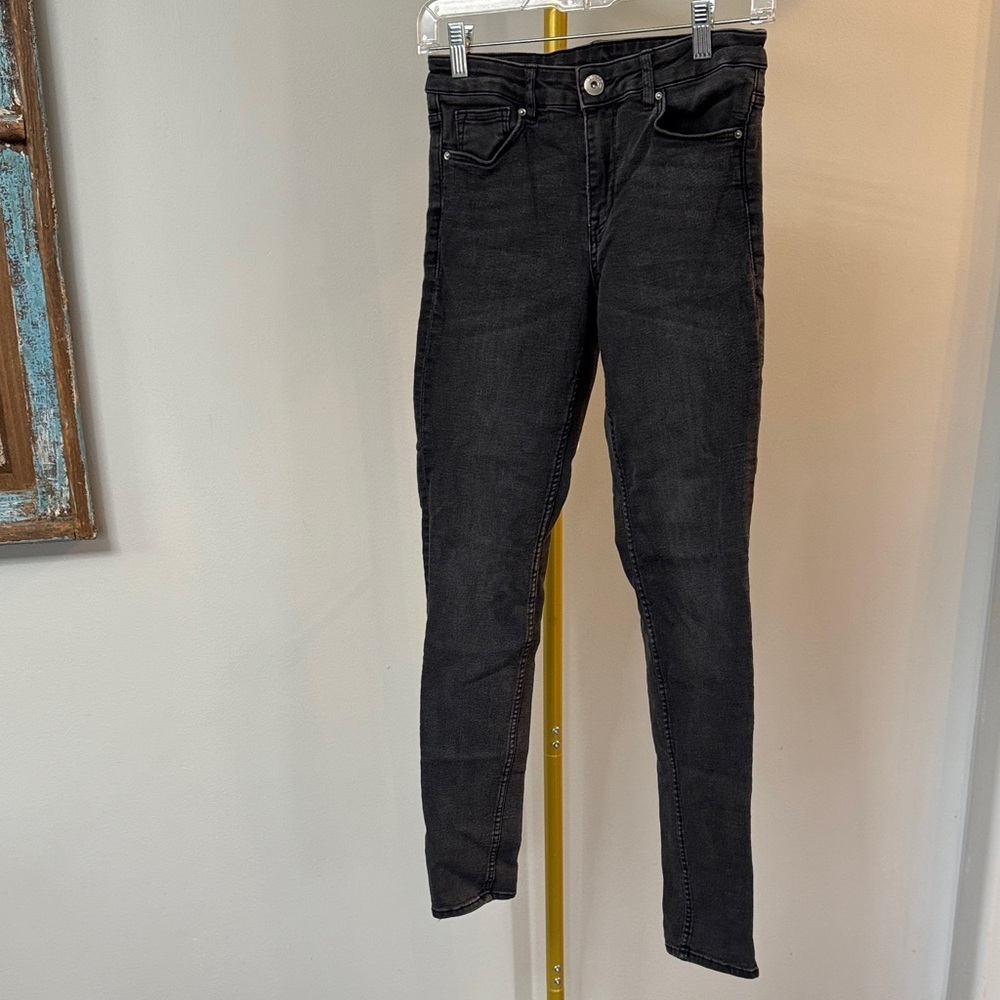 Divided Women's Charcoal Skinny Jeans EUC 6